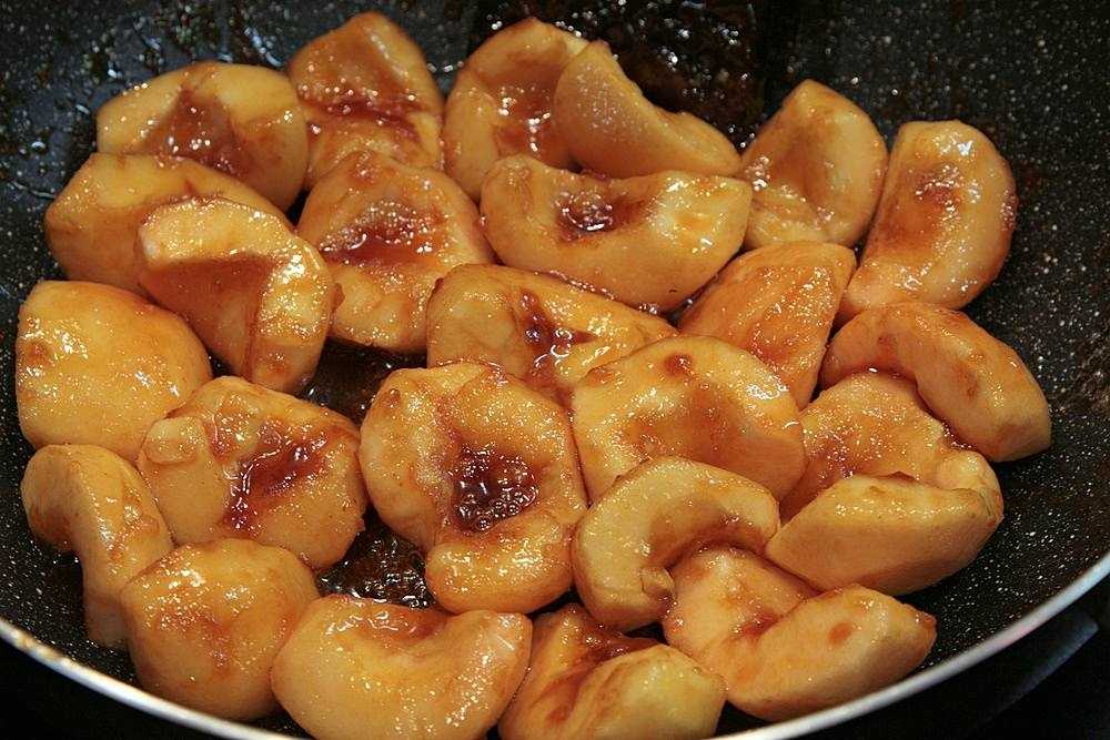 Пирожки с яблоками в духовке: пошаговый рецепт с фото