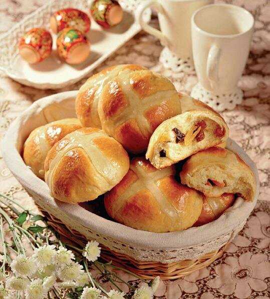 Пасхальные крестовые булочки (hot cross buns)