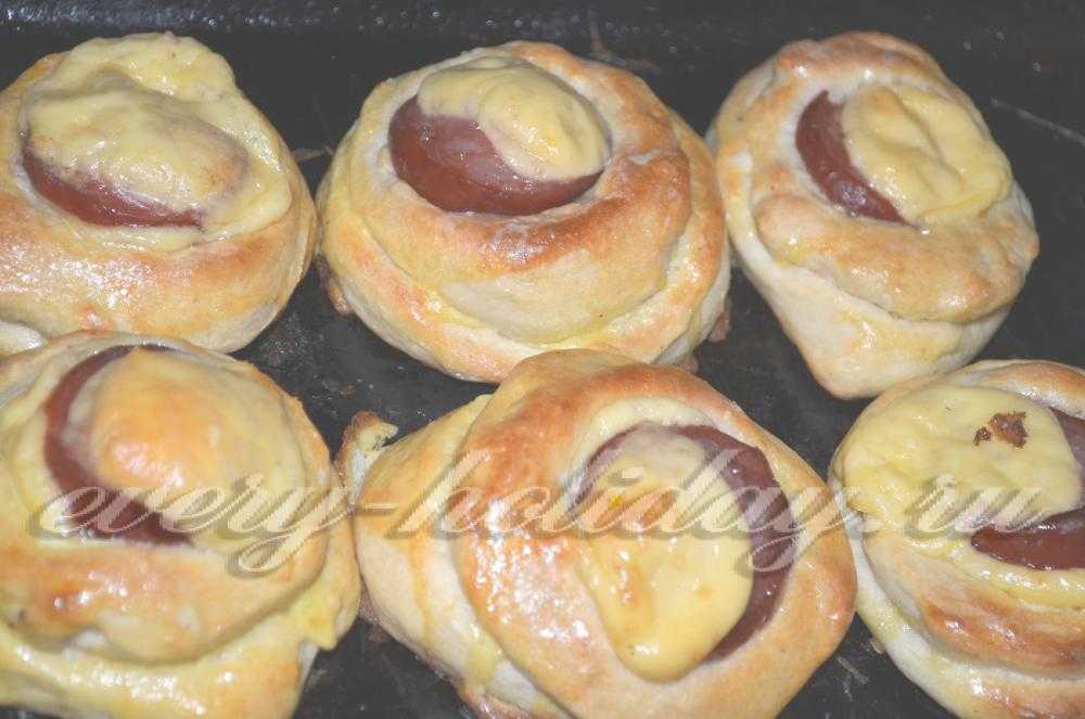 Булочки с сыром – аромат сведет с ума любого! рецепты домашних сырных булочек с ветчиной, колбасой, чесноком и орехами - автор екатерина данилова - журнал женское мнение