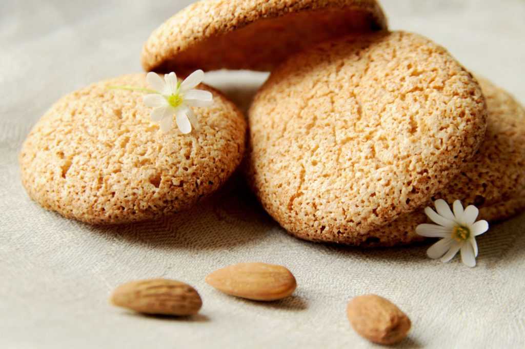 Миндальное печенье : рецепт классический и история появления блюда