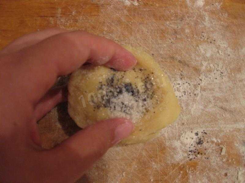 Как приготовить булочки с маком из дрожжевого теста по пошаговому рецепту с фото
