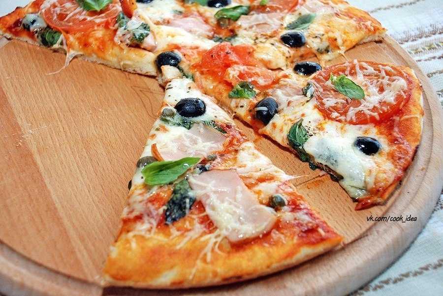Пицца в домашних условиях в духовке рецепт с фото с тонким тестом фоторецепт.ru