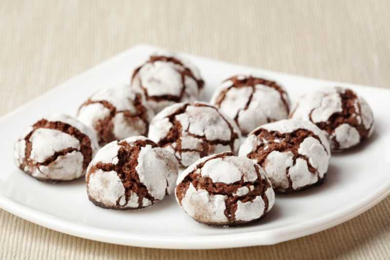Шоколадное песочное печенье: 4 простых рецепта с фото