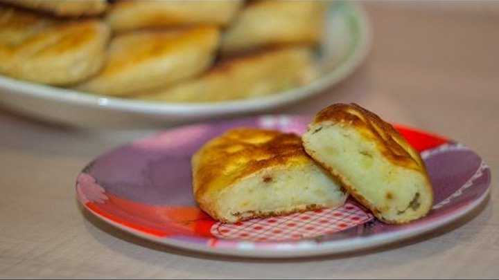 Жареные пирожки на кефире с картошкой и грибами рецепт с фото пошагово и видео - 1000.menu