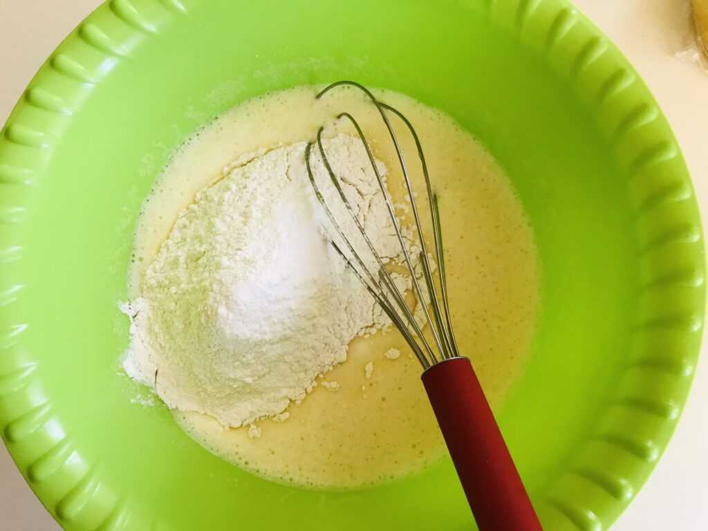 Печем блины из кислого молока – 3 простых и вкусных рецепта