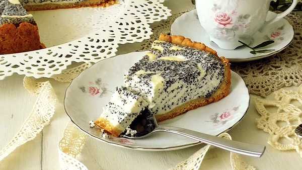 Маковый торт - рецепты бисквита и начинки с маком, торта со сметанным кремом, с орехами и изюмом