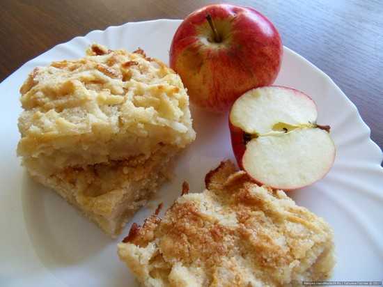 Насыпной пирог с яблоками
