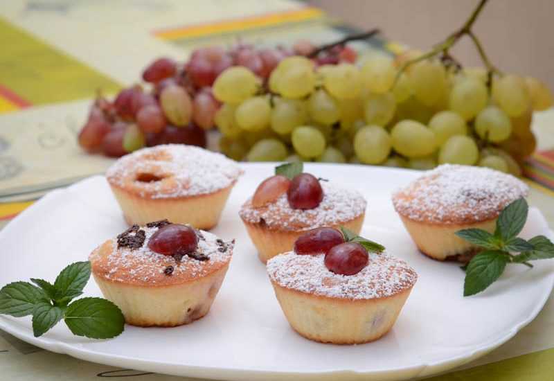 Кексы со свежими ягодами - 6 пошаговых фото в рецепте