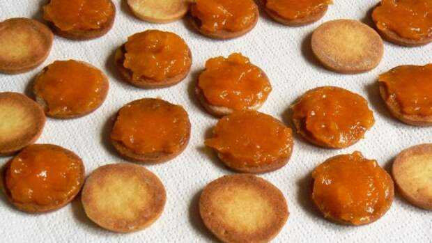 Печенье с абрикосовыми ядрышками рецепт с фото - 1000.menu