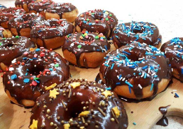 Пончики — 8 классических рецептов самых пышных пончиков берлинеров