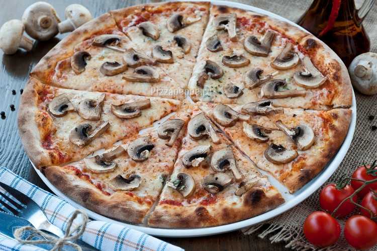 Замечательные рецепты пиццы с сыром моцарелла