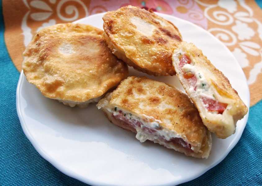 Пирожки «бомбочки» с помидорами, сыром, фаршем, колбасой, картофелем, творогом - банкетоф