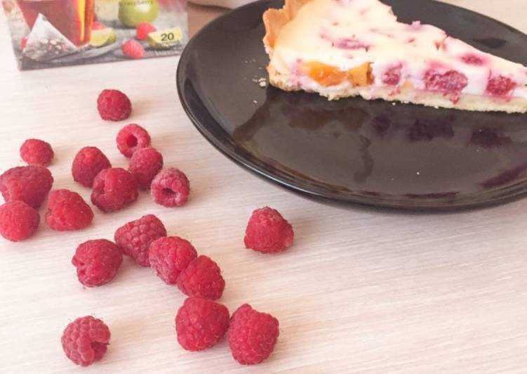 Пирог сметанник с ягодами рецепт с фото пошагово - 1000.menu