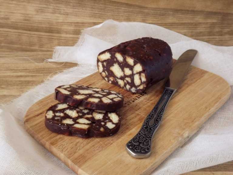 Классическая шоколадная колбаска из печенья и какао  со сгущенкой