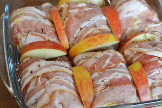 Рулетики из свинины с начинкой в духовке рецепт с фото пошагово и видео - 1000.menu