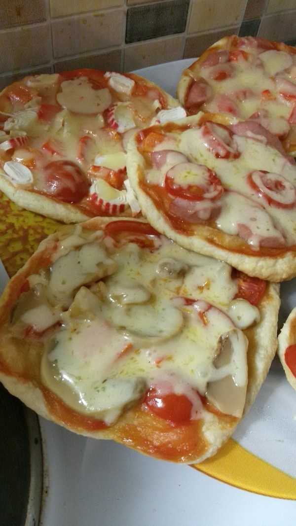 Мини-пицца в духовке из дрожжевого теста