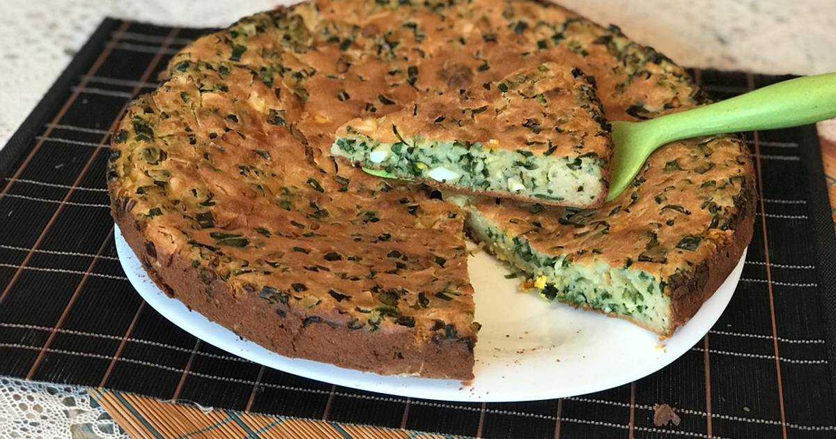 Ленивый пирог с зеленым луком и яйцом: быстро и вкусно