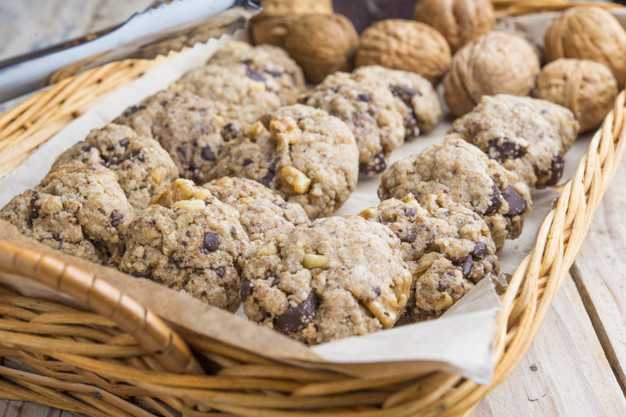 Печенье с орехами - пошаговые рецепты приготовления песочного, творожного, шоколадного или овсяного