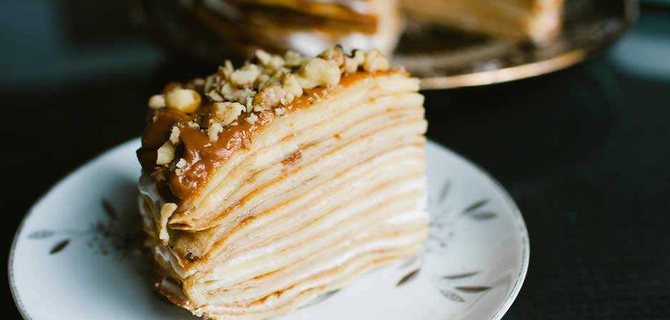 Блинный торт со сгущенкой: необыкновенно просто и вкусно!