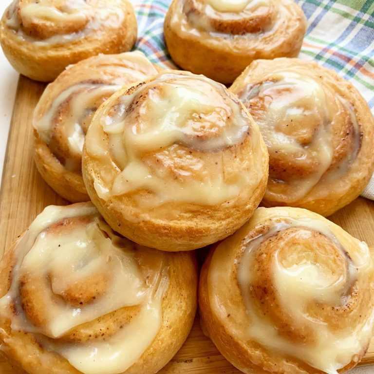 Печем булочки с корицей из вкусного дрожжевого теста — делюсь лучшими рецептами