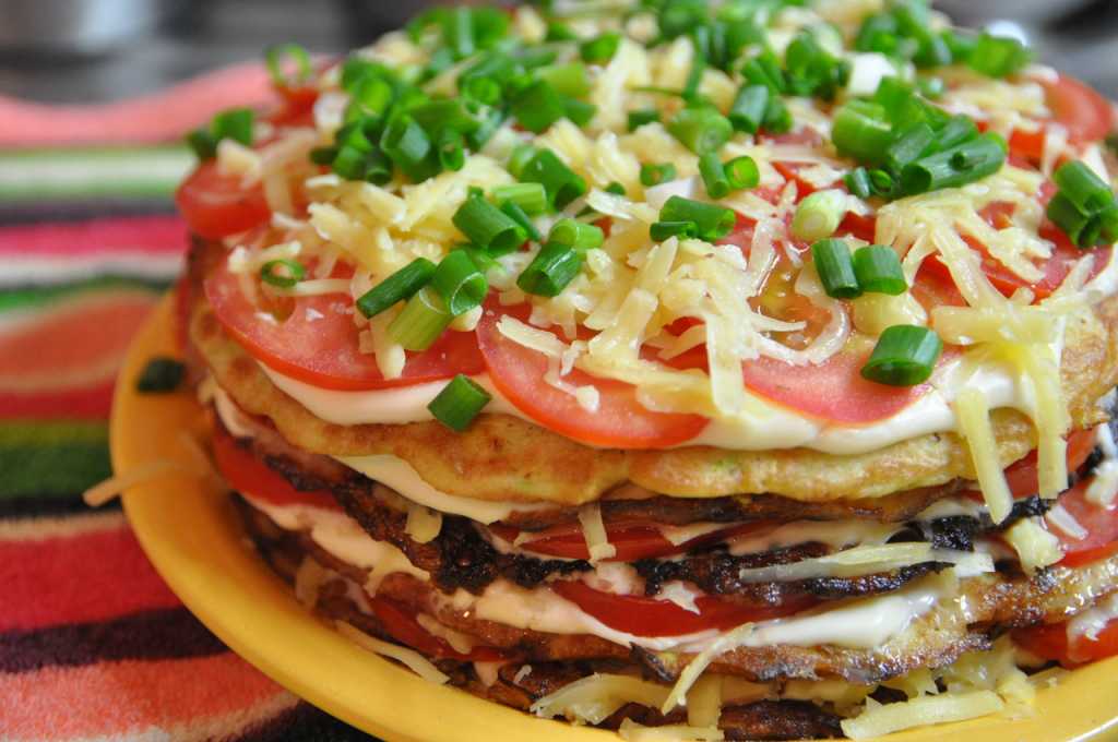 Кабачковый торт с помидорами и чесноком рецепт с фото пошагово - 1000.menu