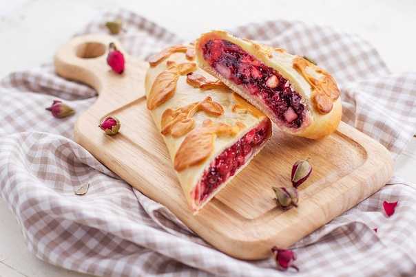 Пирог с замороженными ягодами: топ-4 рецепта, секреты приготовления