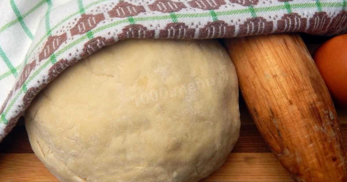 Дрожжевое тесто для пирожков — 8 простых и вкусных рецептов