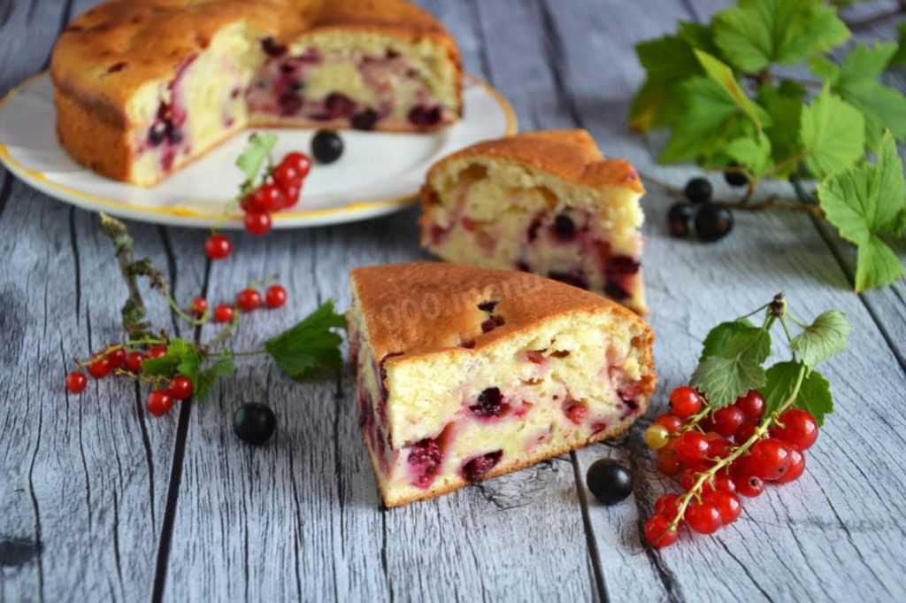 Пирог с замороженными ягодами — 4 простых рецепта с фото