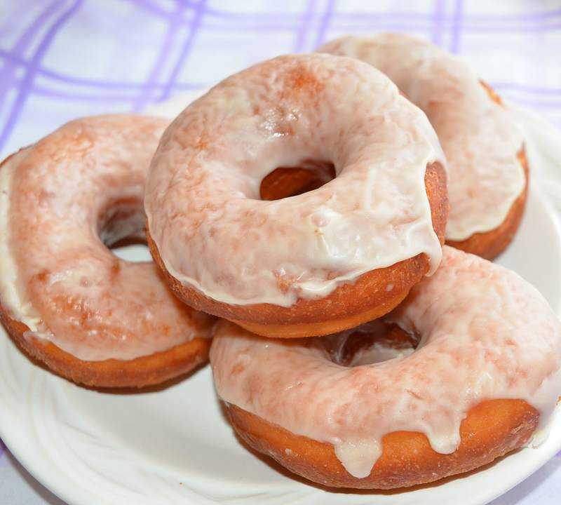 Американские пончики (донатсы) - рецепты с глазурью, начинкой