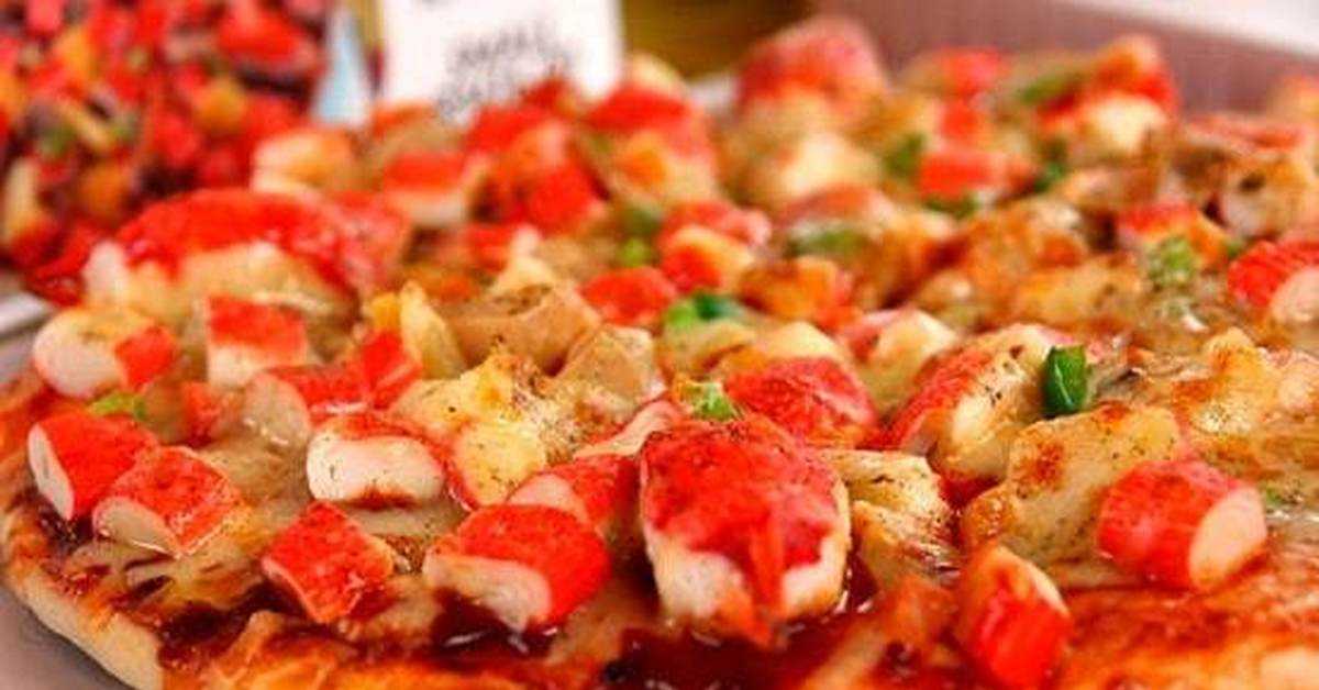 Пицца с крабовыми палочками: рецепт и фото