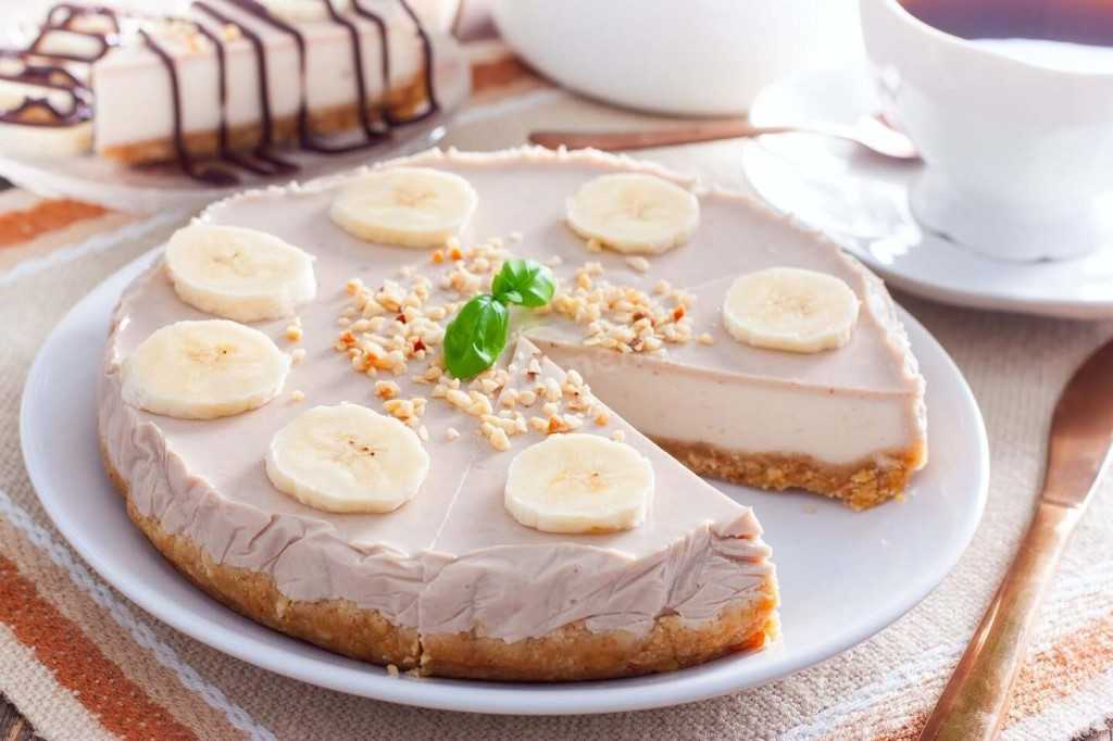 Торт из бананов и печенья рецепт с фото пошагово - 1000.menu