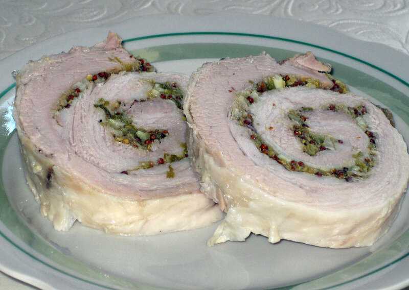 Рулет в духовке из свиной грудинки: пошаговый рецепт