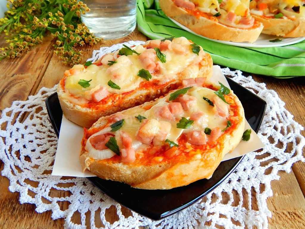 Самая простая пицца на батоне с томатами и салями рецепт с фото и видео - 1000.menu