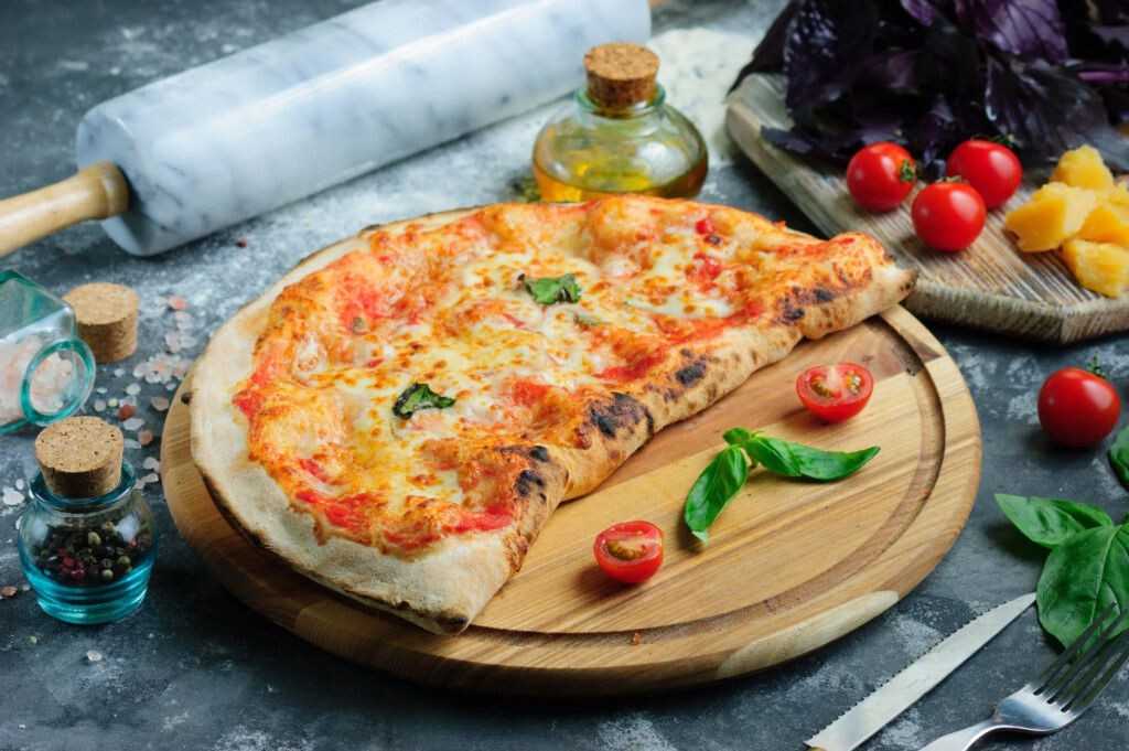 Закрытая пицца кальцоне: 7 домашних вкусных рецептов