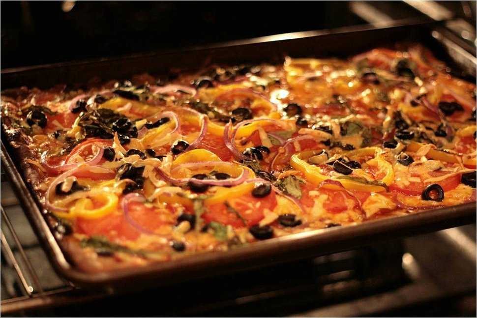 Пицца в домашних условиях в духовке: топ-9 лучших пошаговых рецептов с фото