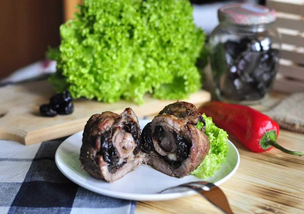 Рулетики с черносливом - как готовить из разных видов мяса с курагой, орехами, сыром, овощами или грибами