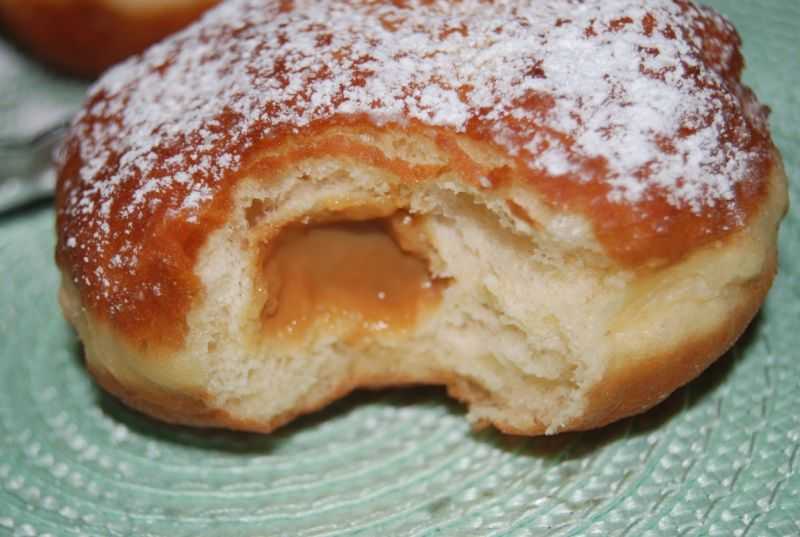 Пончики с вареной сгущенкой — пошаговый рецепт с фото