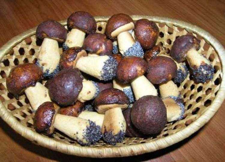 Печенье "грибочки и шишечки" на газу в старых советских формах - пошаговый рецепт приготовления с фото