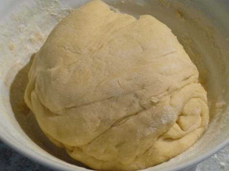 Печёные пирожки на кефире без дрожжей быстрого приготовления в духовке