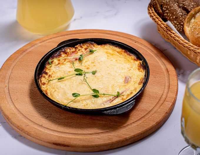 Вкусный и пышный омлет на сковороде, чтобы он не падал