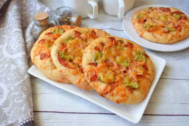 Пицца на слоеном тесте в духовке, рецепт с фото | волшебная eда.ру