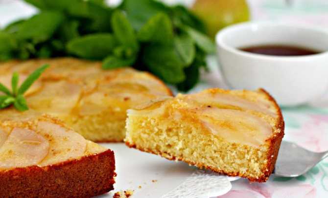 Заливной пирог с капустой на сметане – 6 рецептов в духовке с пошаговыми фото