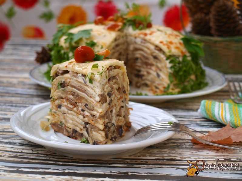Блинный торт с грибами и курицей рецепт с фото пошагово - 1000.menu
