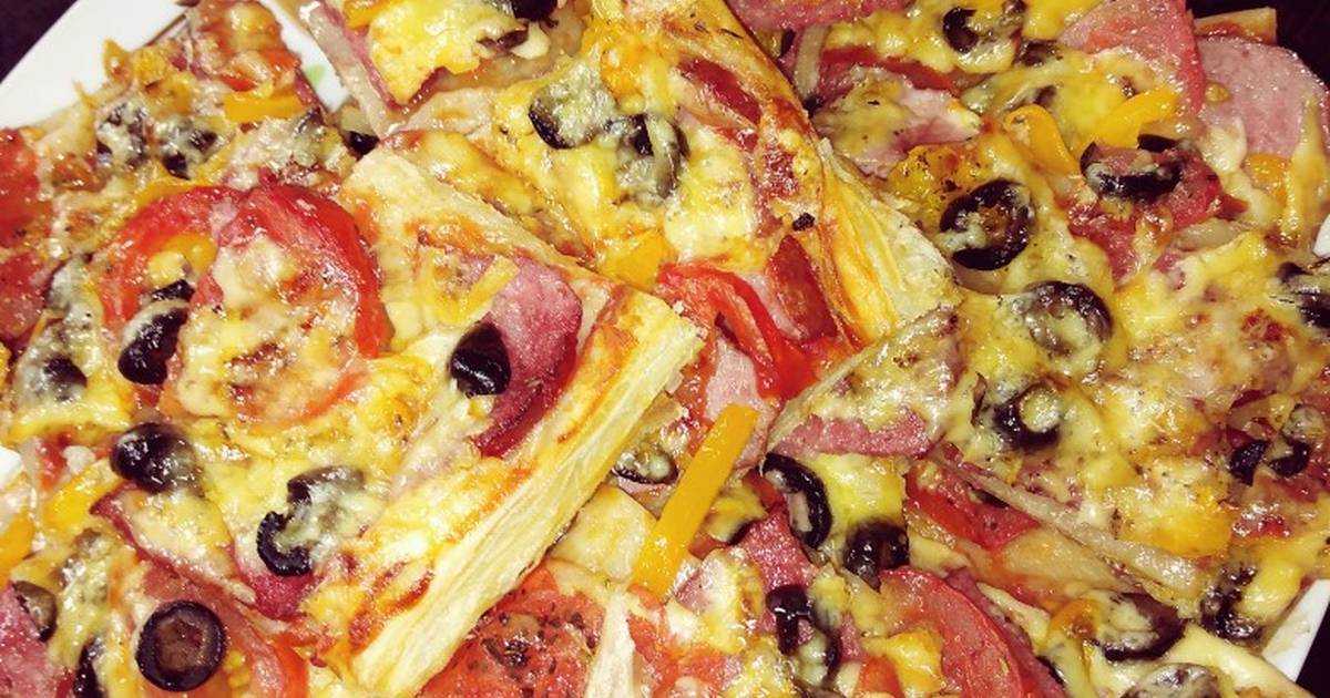 Как приготовить пиццу из слоеного теста в духовке по пошаговому рецепту с фото
