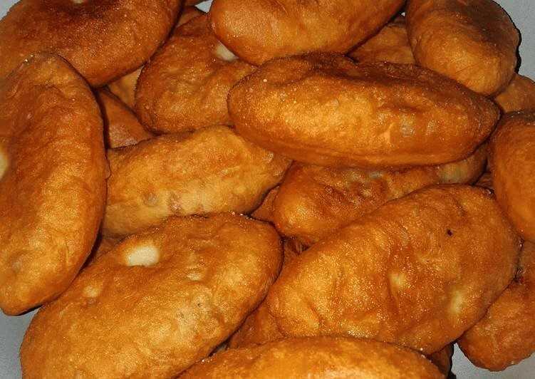 Пирожки дрожжевые на воде на сковороде рецепт с фото пошагово и видео - 1000.menu
