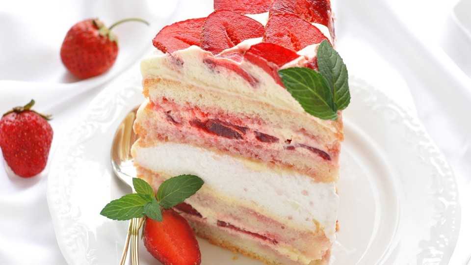 Муссовый клубничный торт рецепт с фото пошагово - 1000.menu
