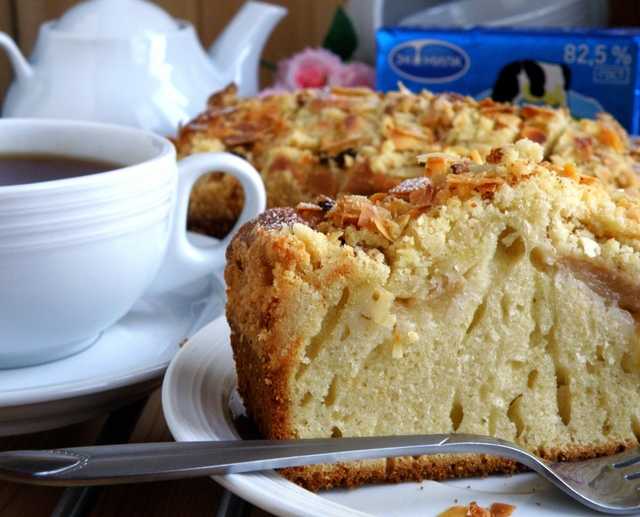 Как сделать пирог из слив и яблок — пошаговый рецепт с фото