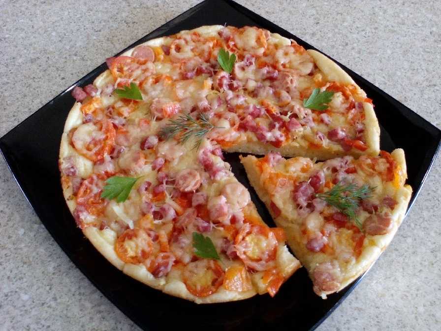 Пицца с томатным соусом без мяса и колбасы