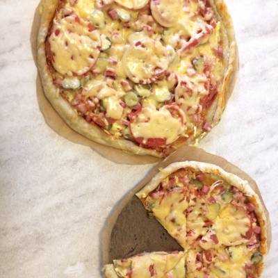 Пицца в микроволновке - рецепты на готовой основе, теста и начинок. как приготовить пиццу в микроволновке за 5 минут?
