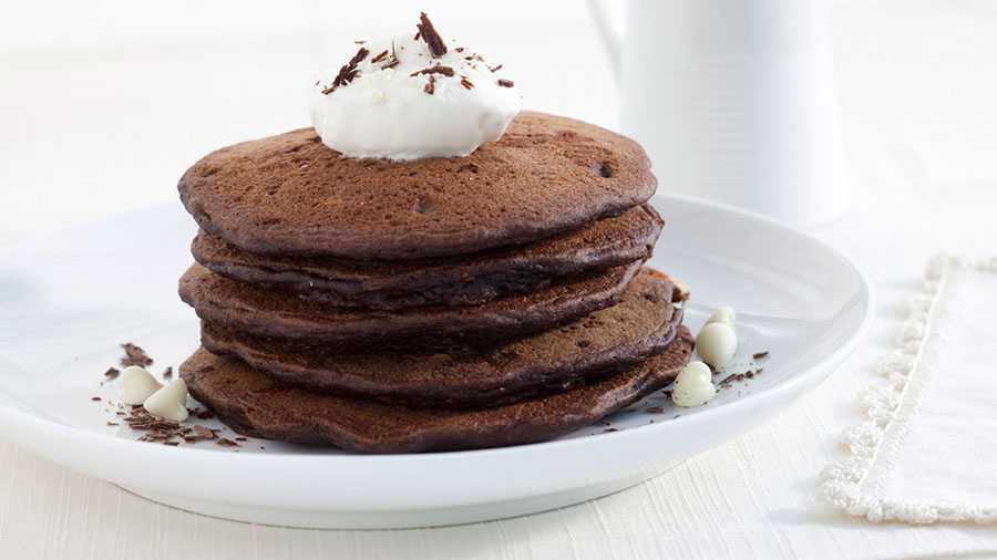 Шоколадные панкейки – 9 простых рецептов